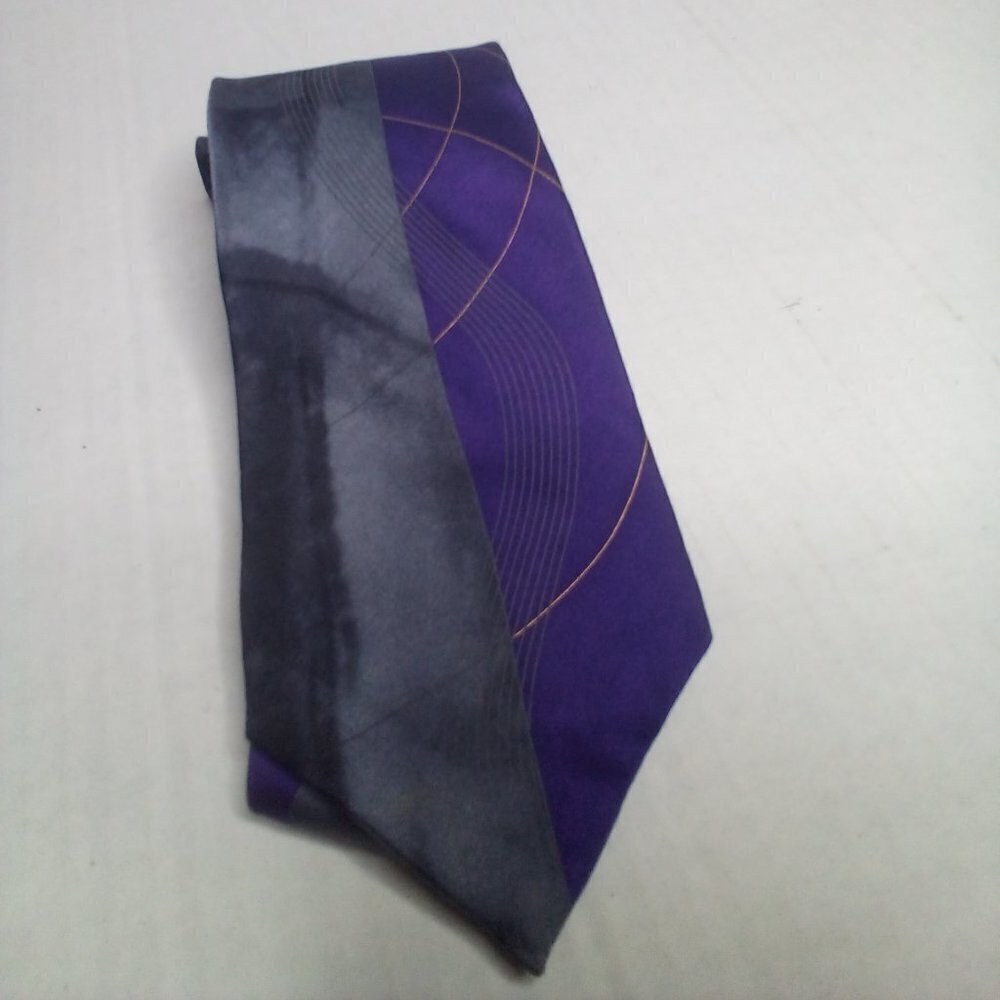 Puritan Tie Necktie Stain Resistant 100% Silk Purple Silver
